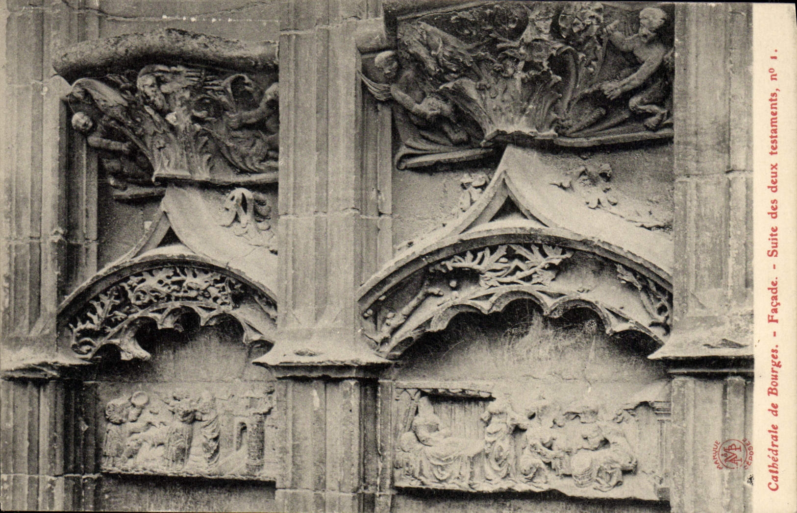 Catedral de la POSTAL de la VENDIMIA de la continuación del ataque frontal de Bourges de las dos voluntades