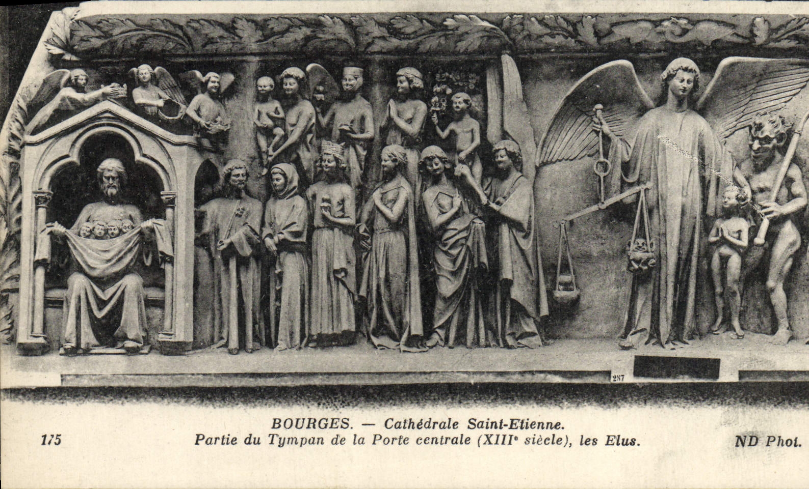 La catedral de la POSTAL de la VENDIMIA de Bourges santa Etienne salió el tímpano de la puerta central del diablo de los cargos electos