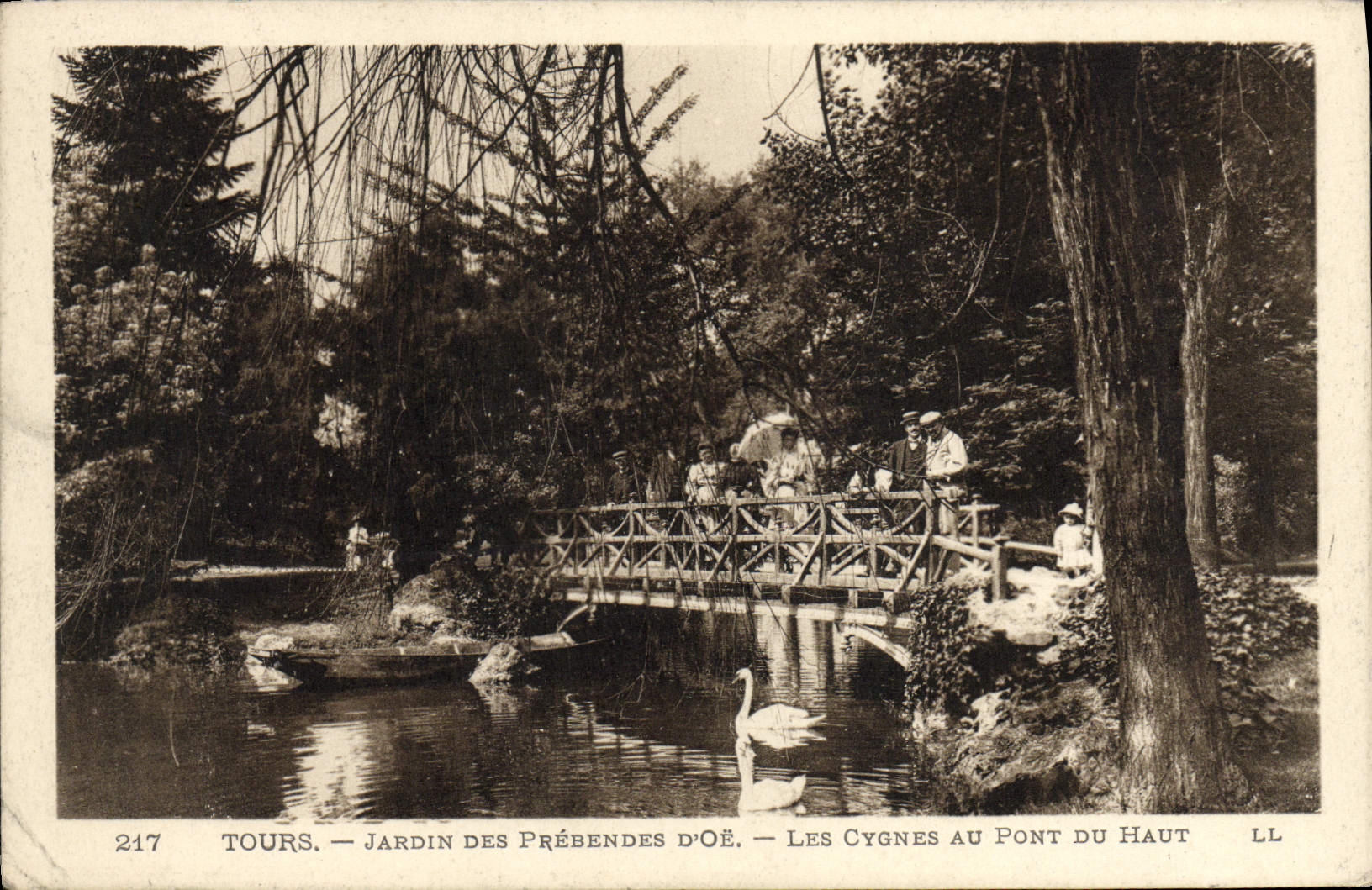 VINTAGE POSTCARD Tours Garden Of the Emoluments D' Oe Swans With the Bridge top