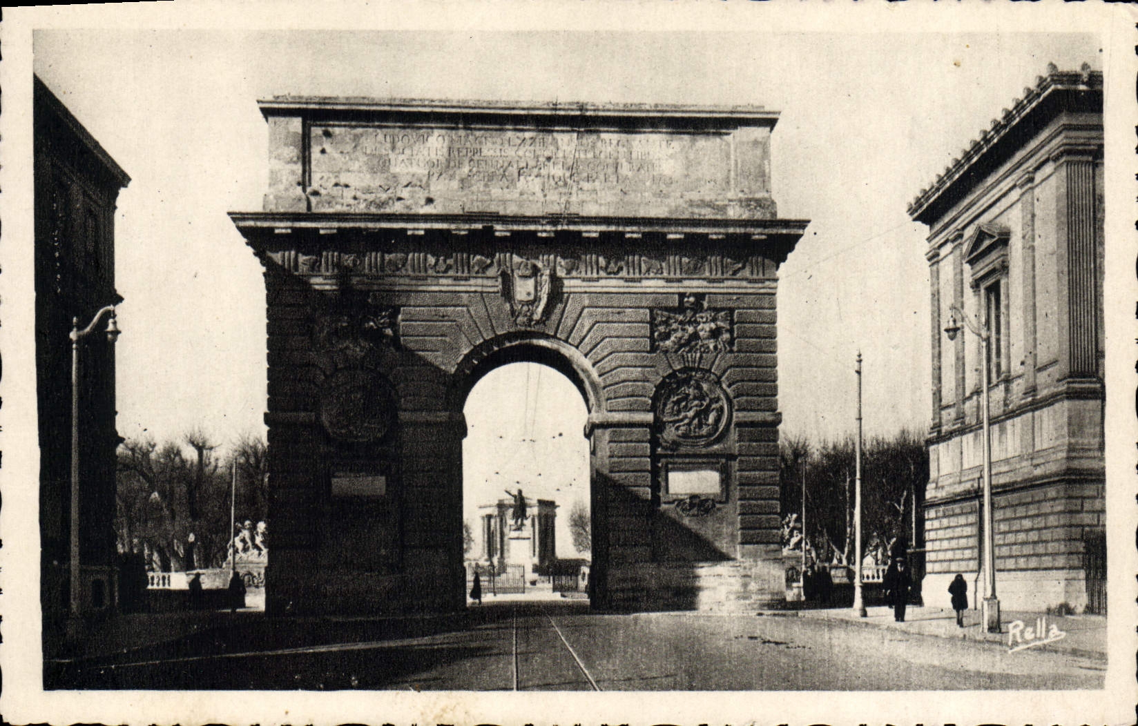 VINTAGE POSTCARD Montpellier Arc de Triomphe