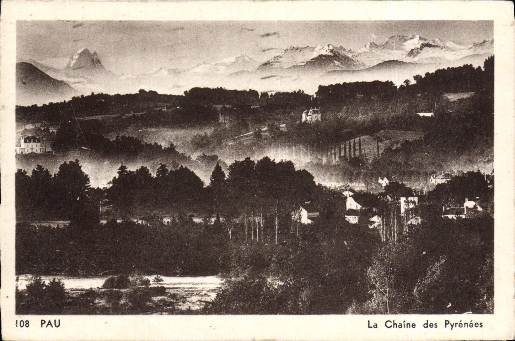 CPA Pau La Chaine des Pyrenees
