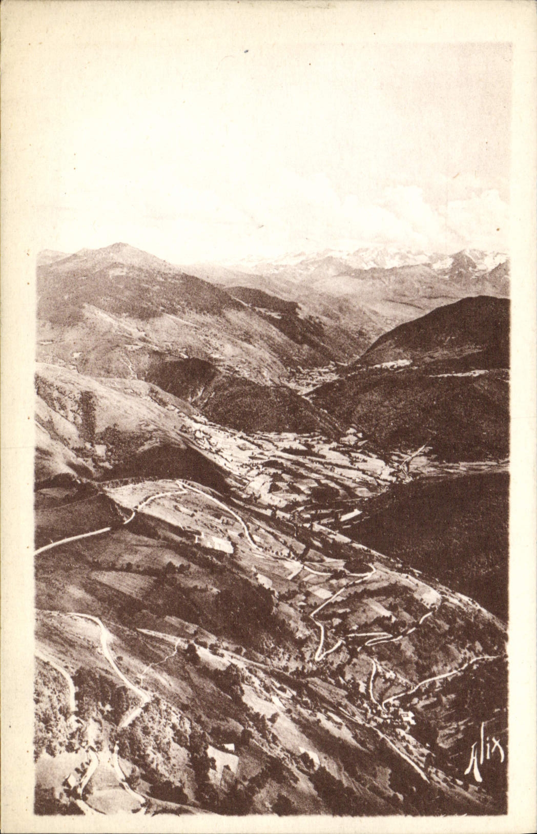 CPA Les Pyrenees Le Col d'Aspin La descente Le fer a cheval Les lacets
