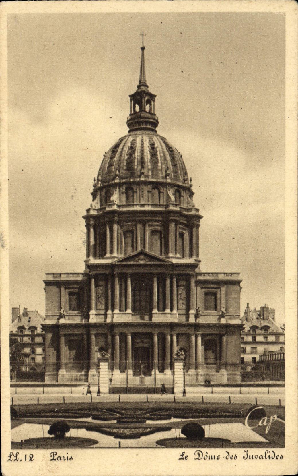 CPA Paris Le Dome des Invalides