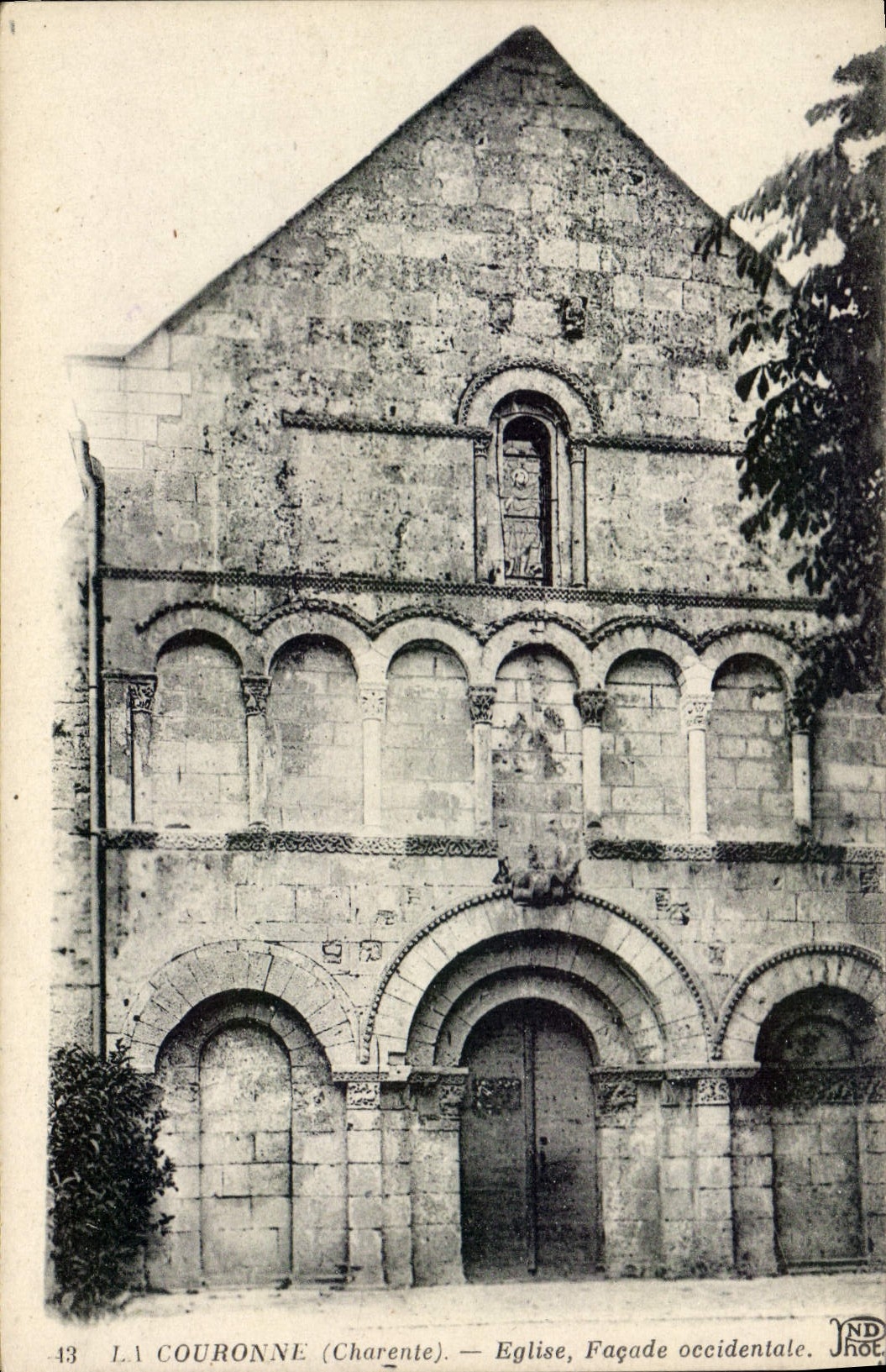 CPA La Couronne Eglise Facade Occidentale