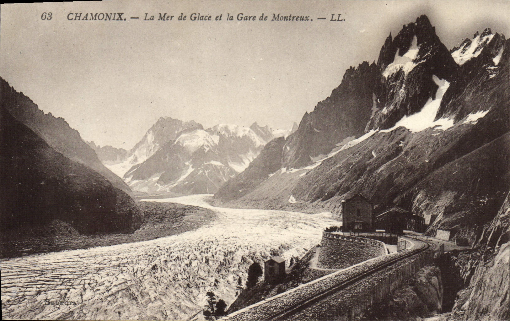 CPA Chamonix La Mer de Glace et le Gare de Montreux