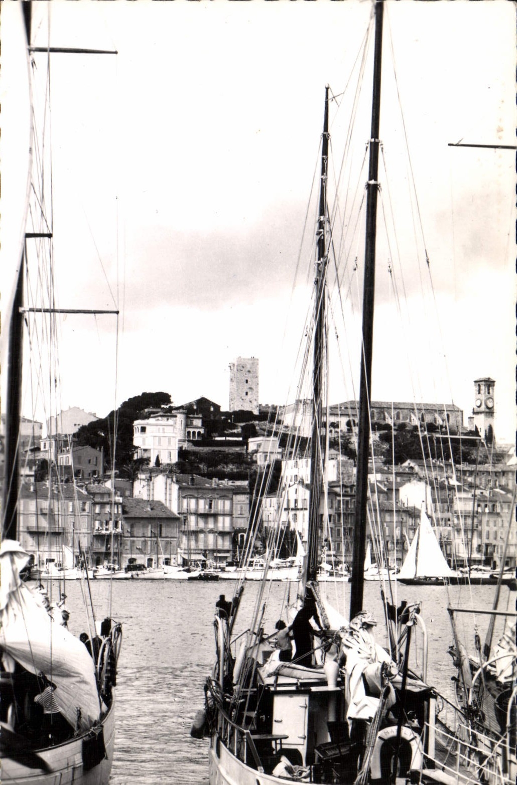 CPM Cannes du Suquet Bateau 