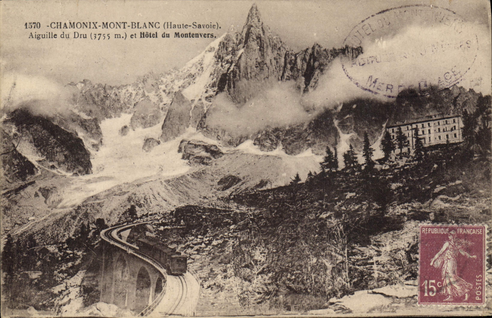 CPA Chamonix Mont Blanc Aiguille du Dru et hotel du Montenvers
