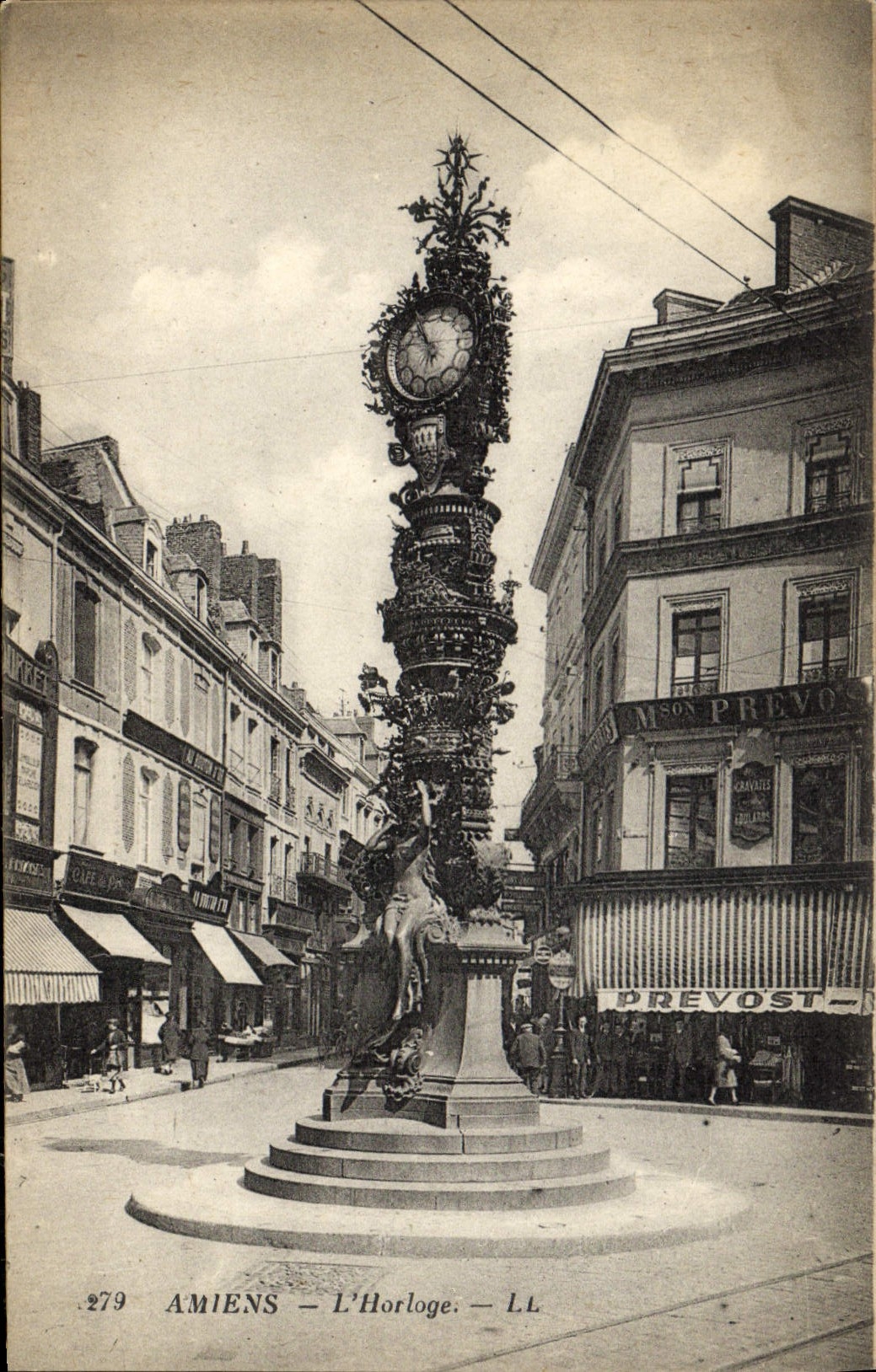 VINTAGE POSTCARD Amiens the Clock