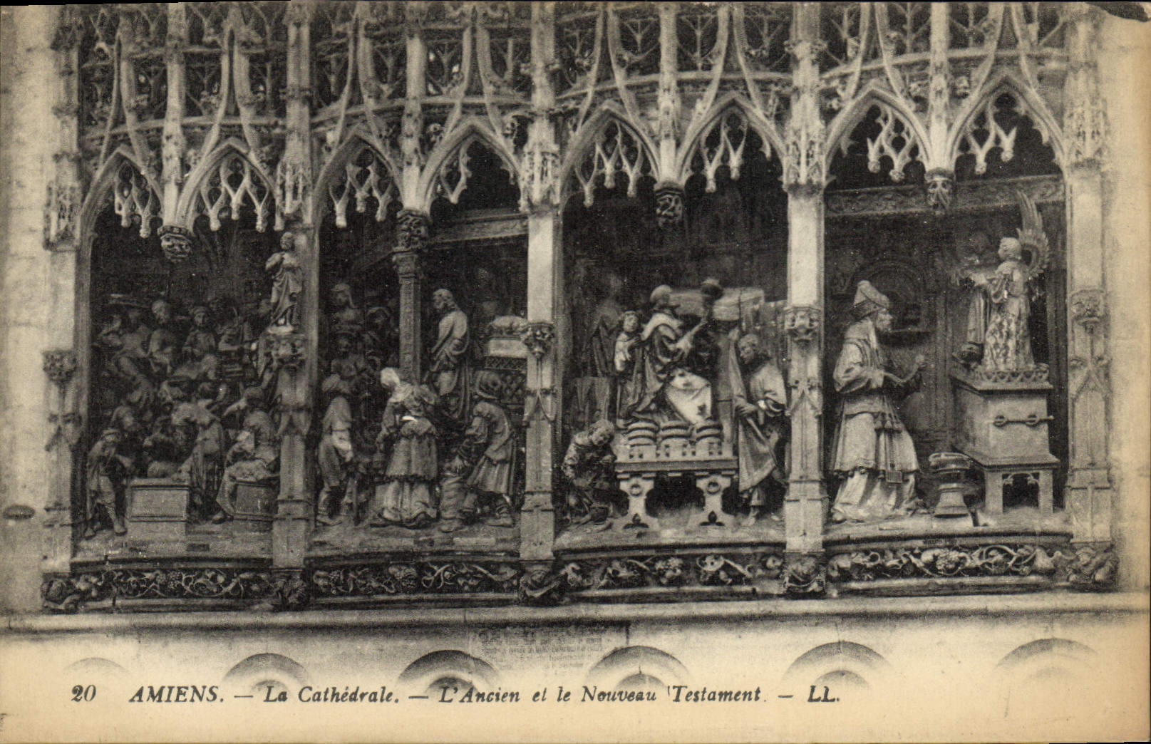 CPA Amiens La Cathedrale L'ancien et le nouveau Testament