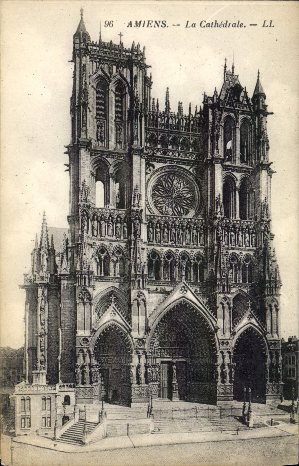 CPA Amiens La Cathedrale