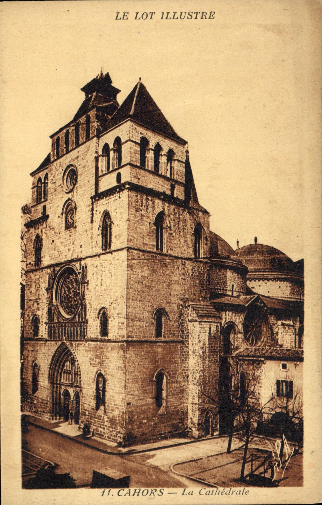 VINTAGE POSTCARD Cahors the Cathedral
