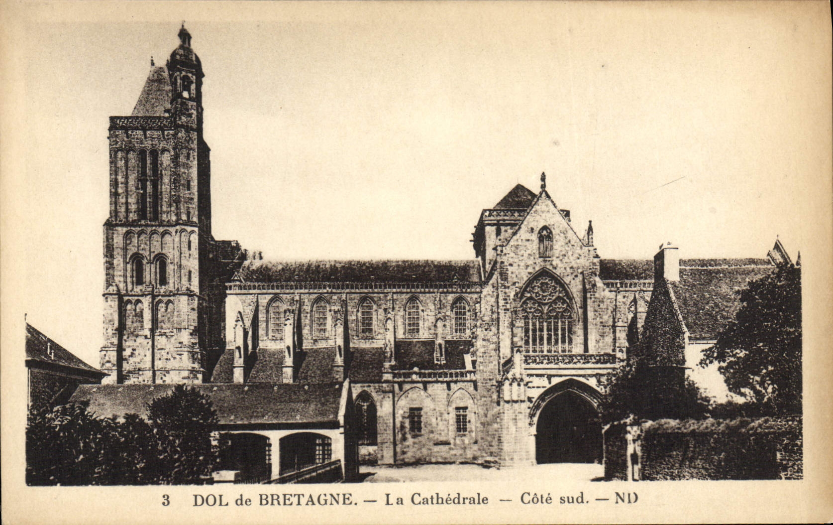 VINTAGE POSTCARD Fraud Of Brittany the Cathedral Southern part
