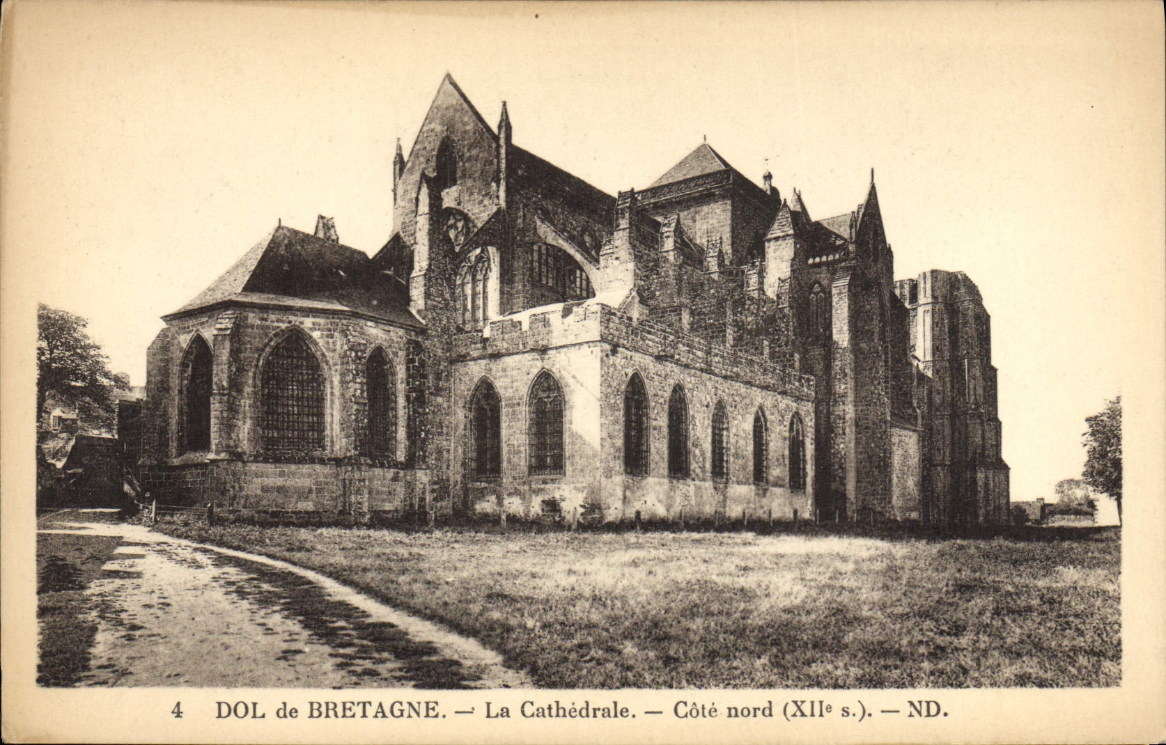 VINTAGE POSTCARD Dol Of Brittany the Cathedral Dimensions Northern