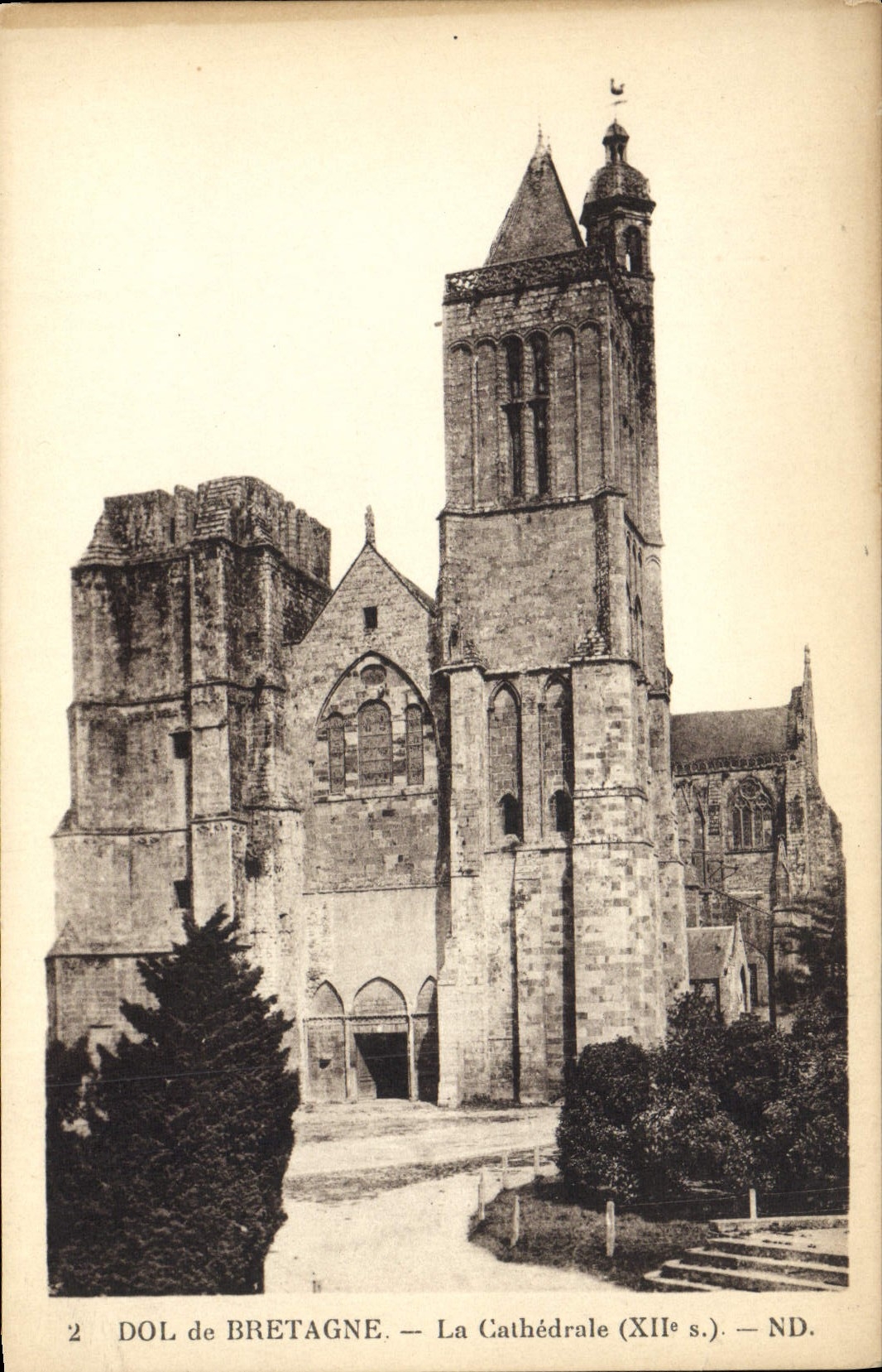 VINTAGE POSTCARD Fraud Of Brittany the Cathedral