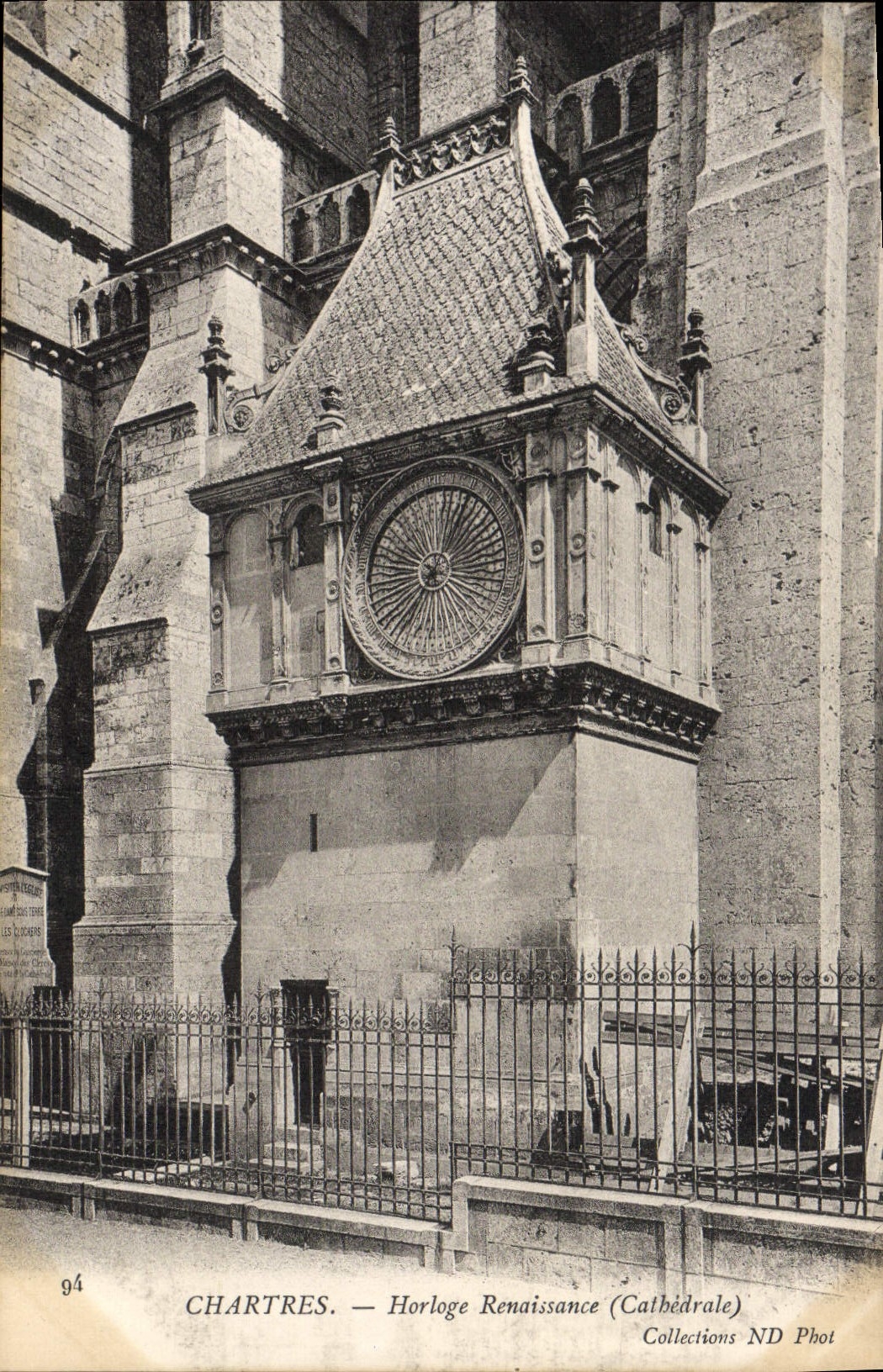 CPA Chartres Horloge Renaissance Cathedrale