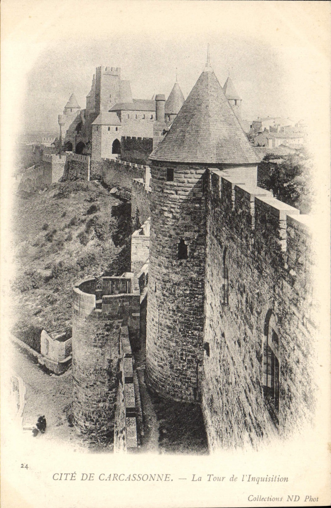 CPA Cite de Carcassonne La tour de l'inquisition