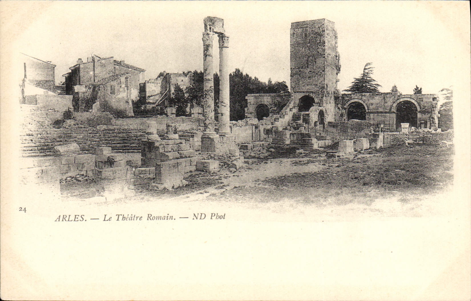 VINTAGE POSTCARD Arles the Roman theater