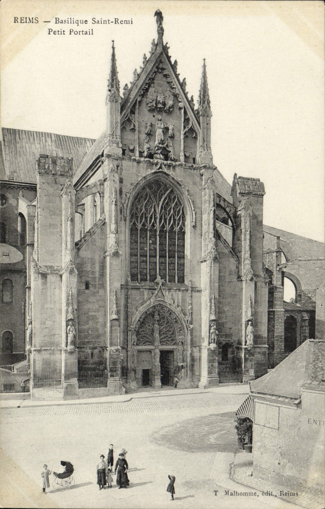 CPA Reims Basilique Saint Remi Petit Portail