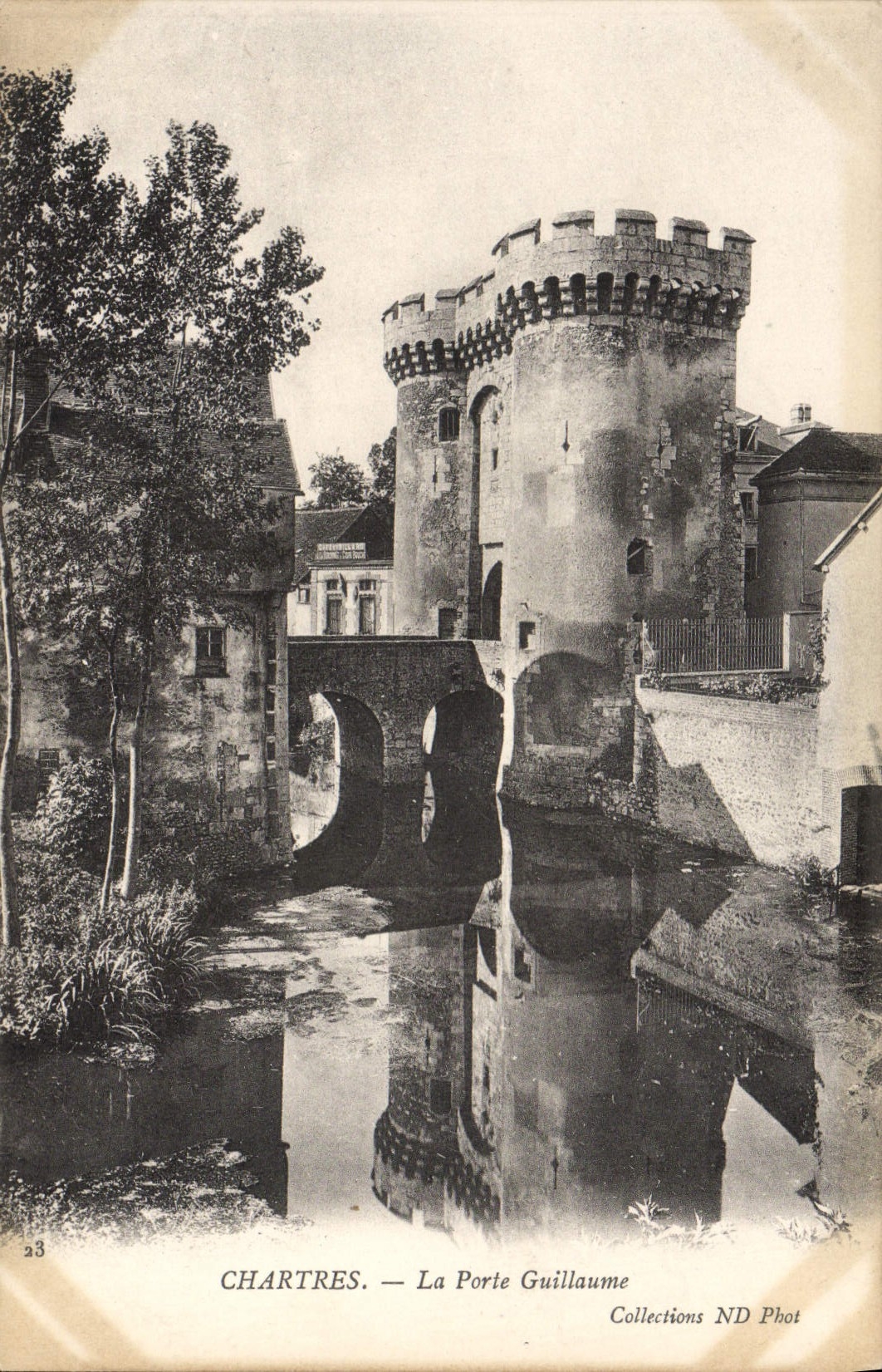 CPA Chartres La porte Guillaume