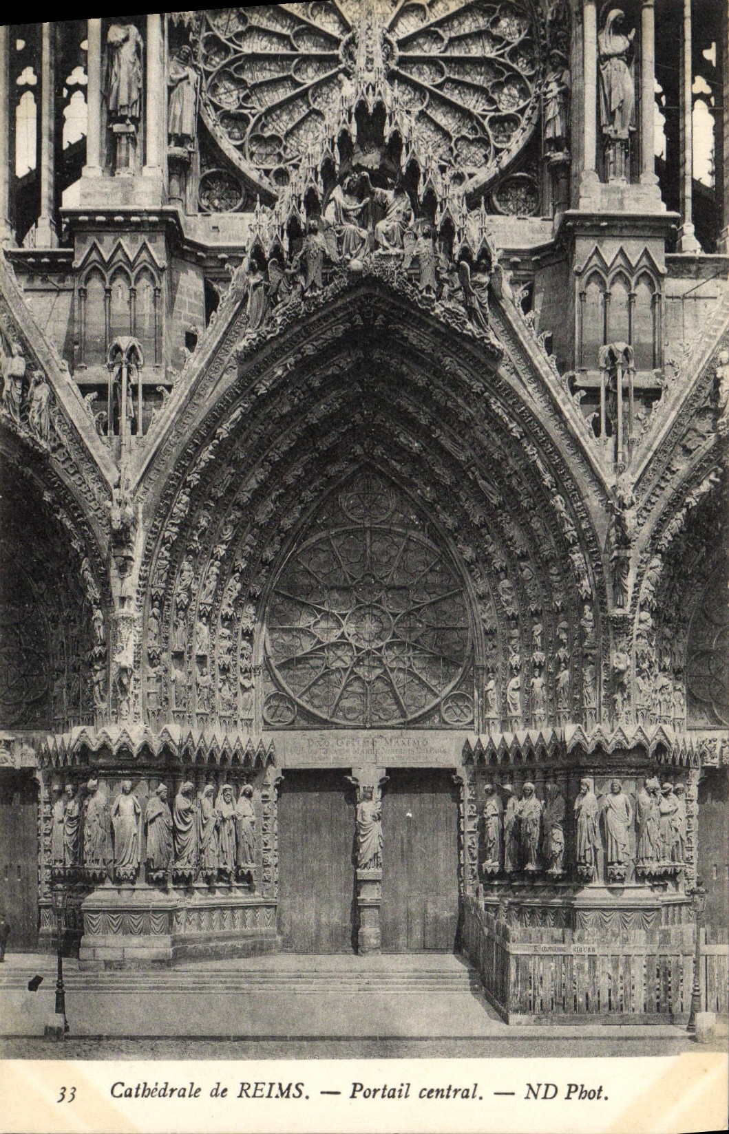Catedral de la POSTAL de la VENDIMIA de la puerta de la central de Reims