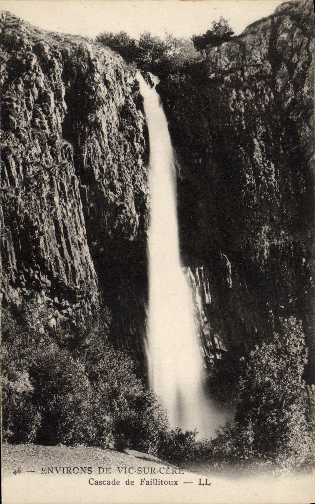 VINTAGE POSTCARD Environs Of Vic On Cere Cascades of Faillitoux