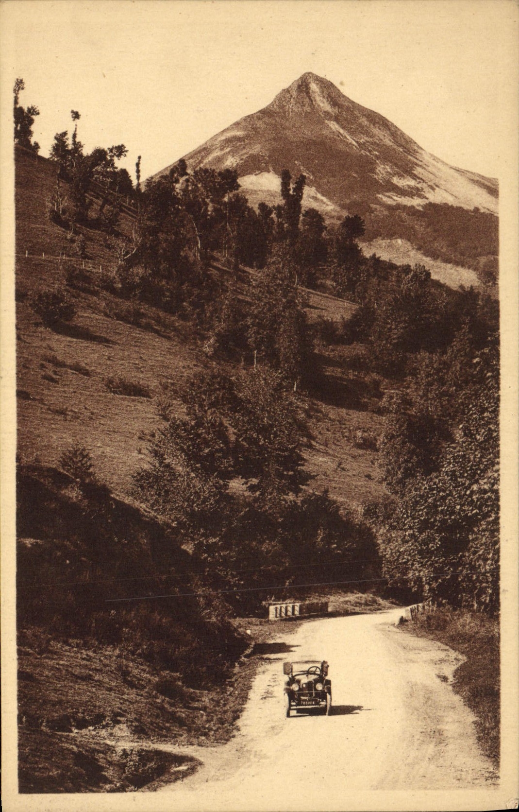 CPA Le Lioran Le Puy Griou