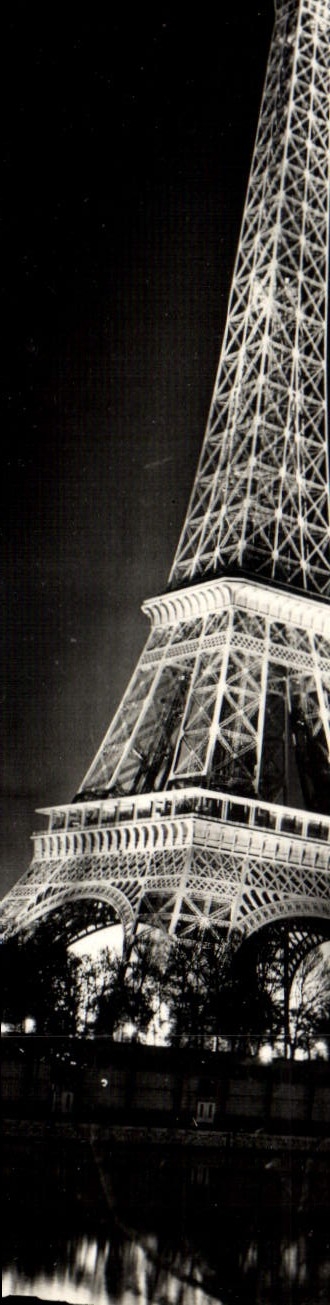 CPM Paris La Tour Eiffel Illuminee