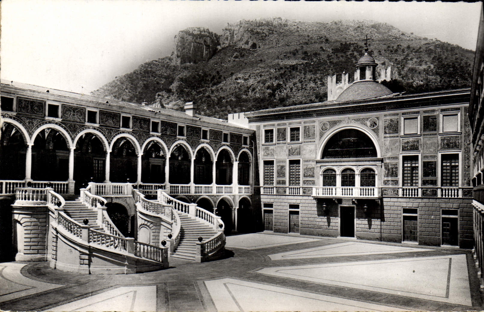 CPM Monaco Cour D'Honneur Le grand escalier et la galerie d'Hercule