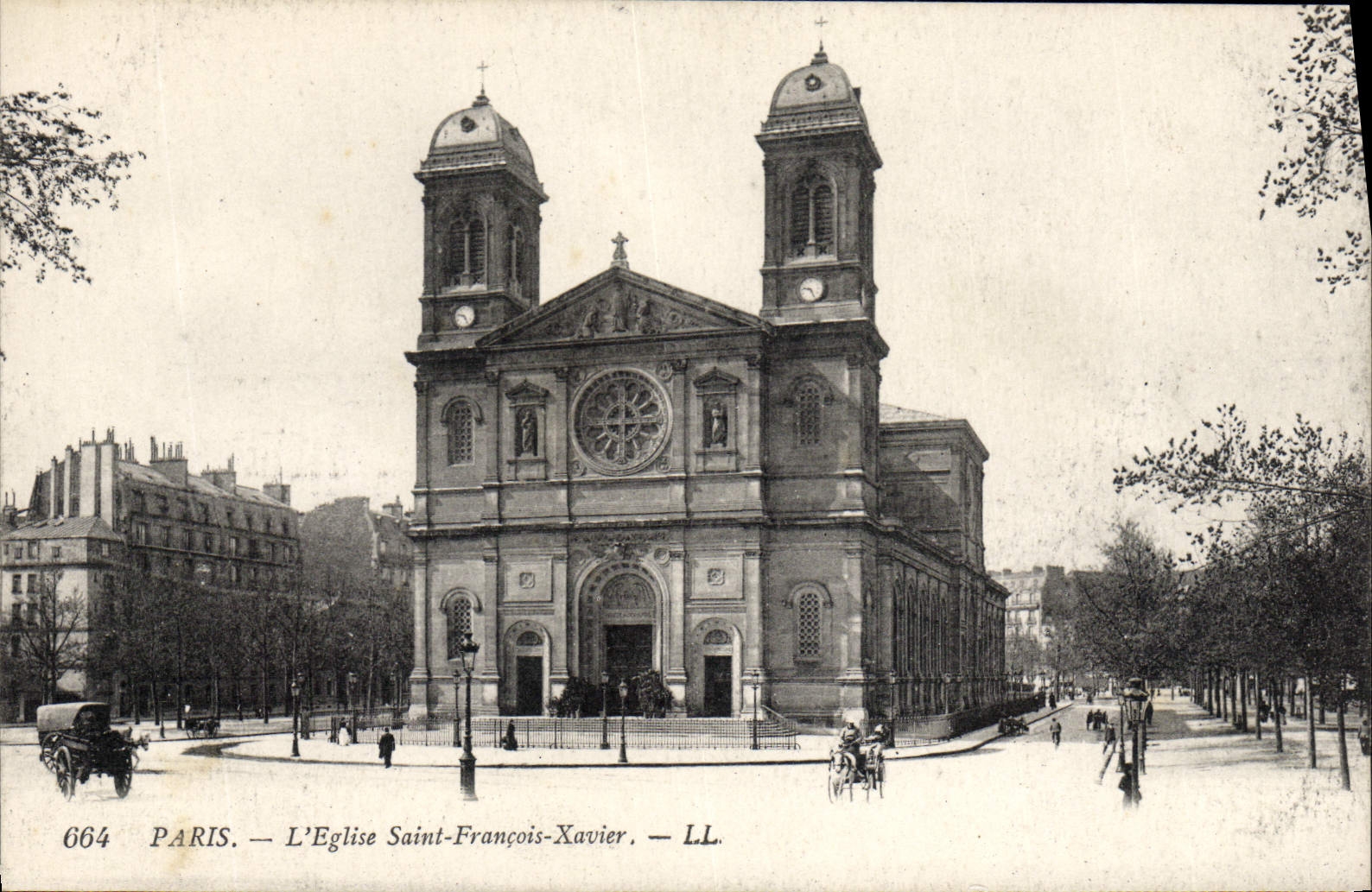 VINTAGE POSTCARD Paris the Church Holy François Xavier