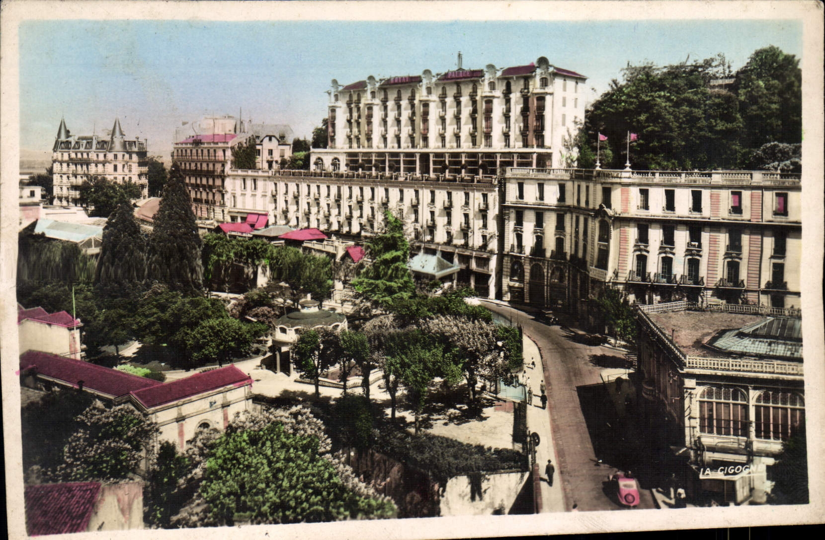 MODERN CARD Royat Large Hotels