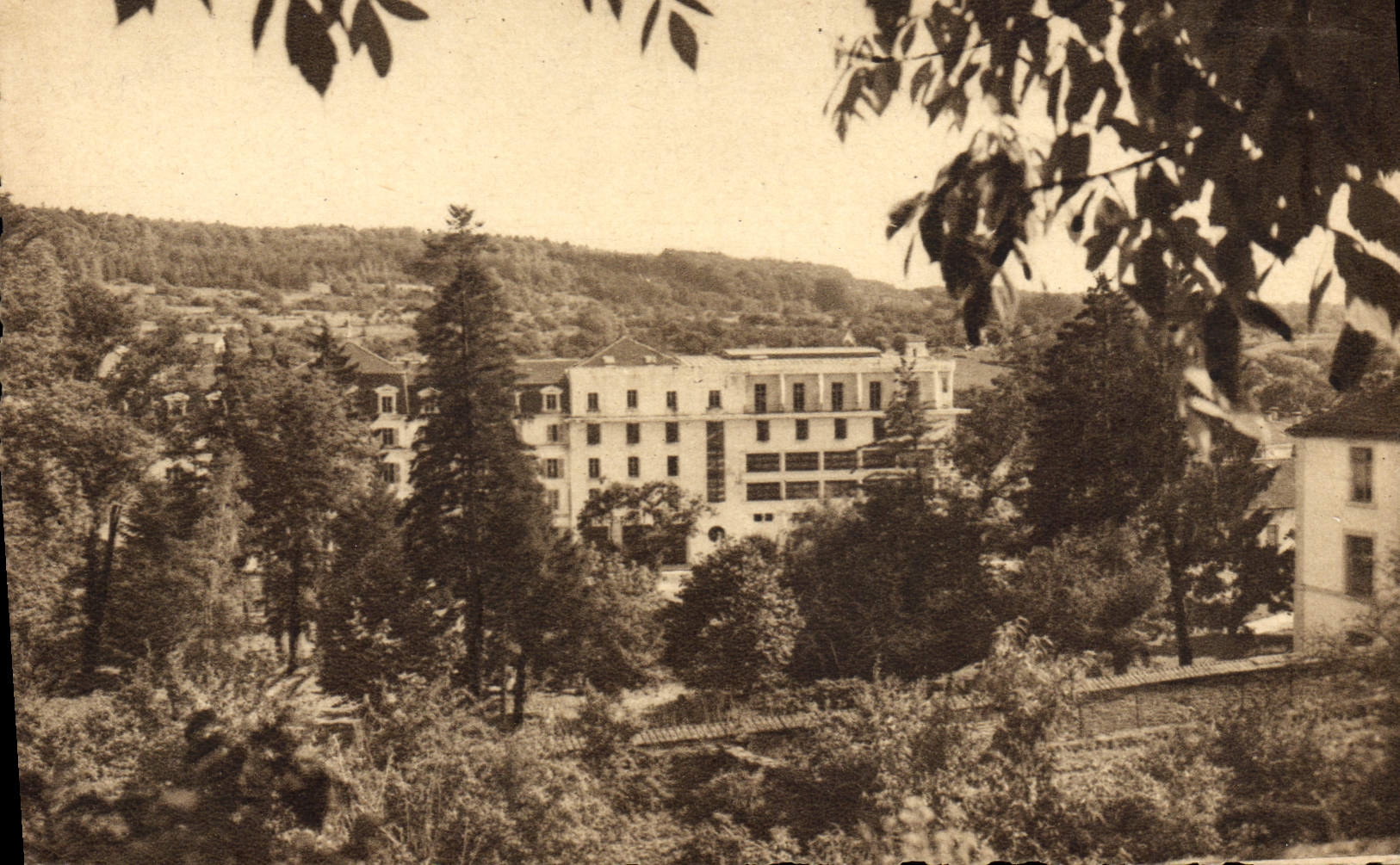VINTAGE POSTCARD Baths Les Bains Hydropathic establishment