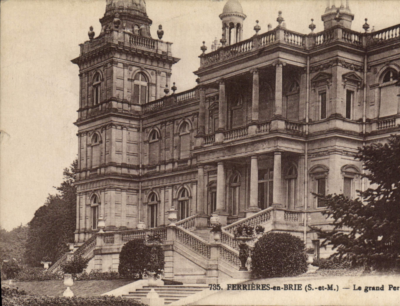 VINTAGE POSTCARD Tool bags In Brie the Large perron of the castle
