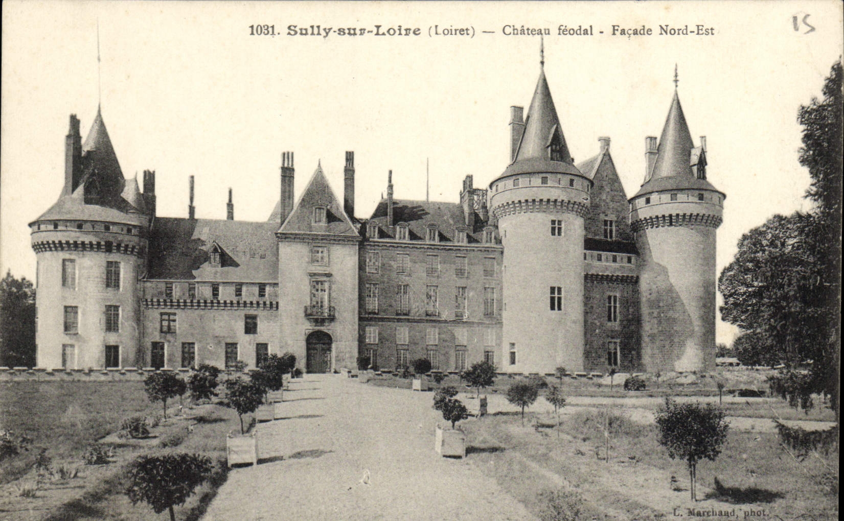 VINTAGE POSTCARD Sully On the Loire Feudal Castle