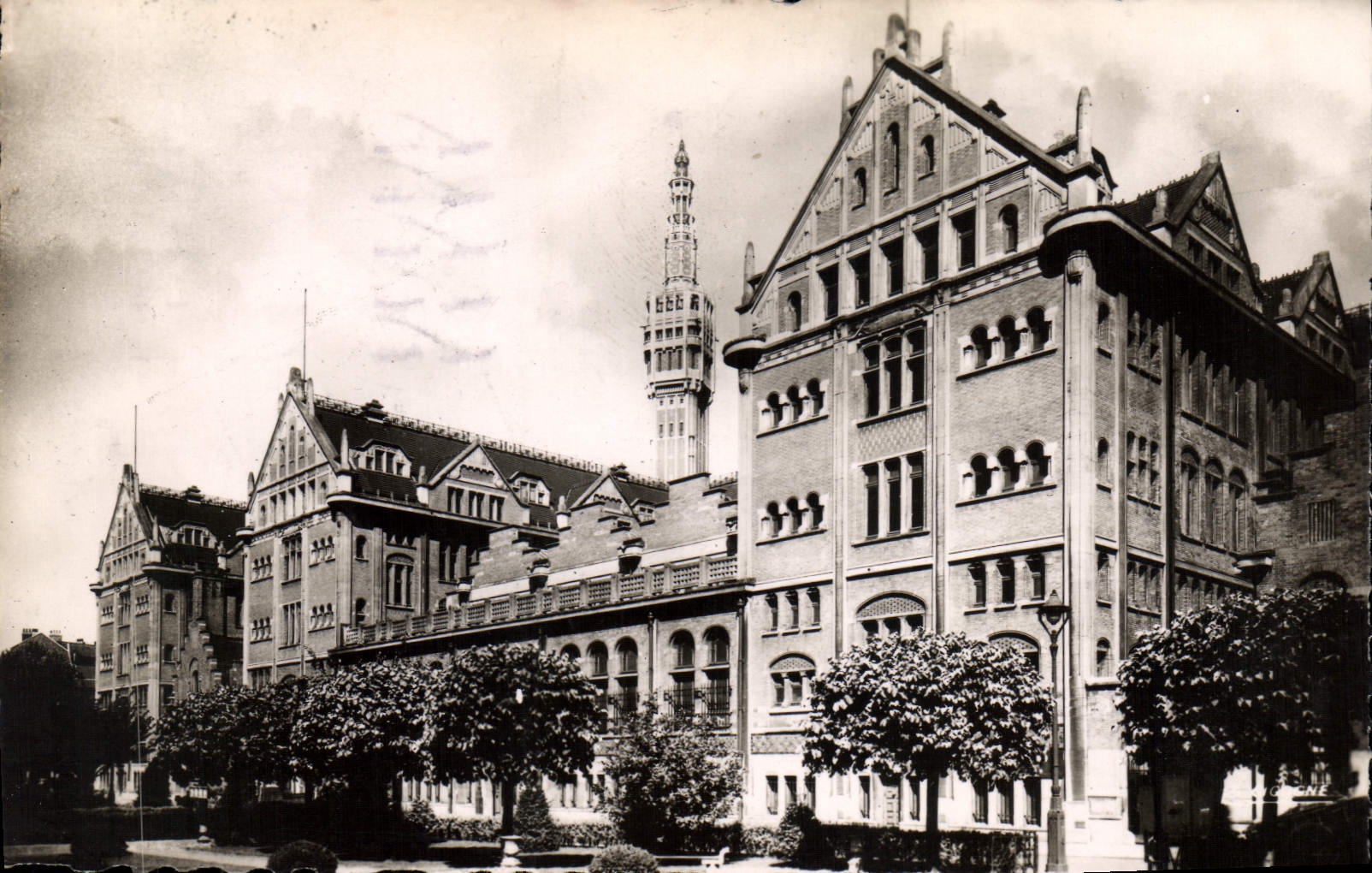 MODERN CARD Lille Ruault Public garden And I' Town hall