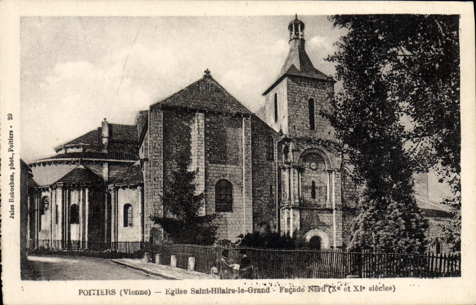 CPA Poitiers Eglise Saint Hillaire Le Grand Facade Nord