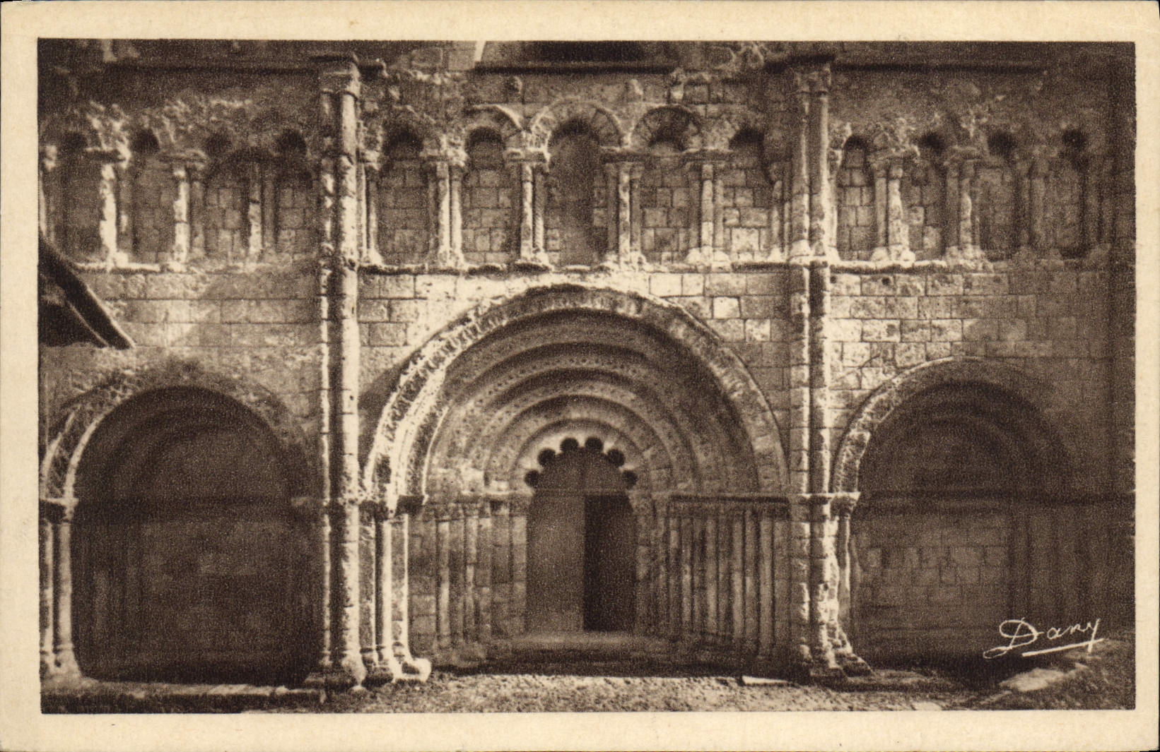 CPA Aubeterre Sur Dronne Facade de l'eglise St Jacques