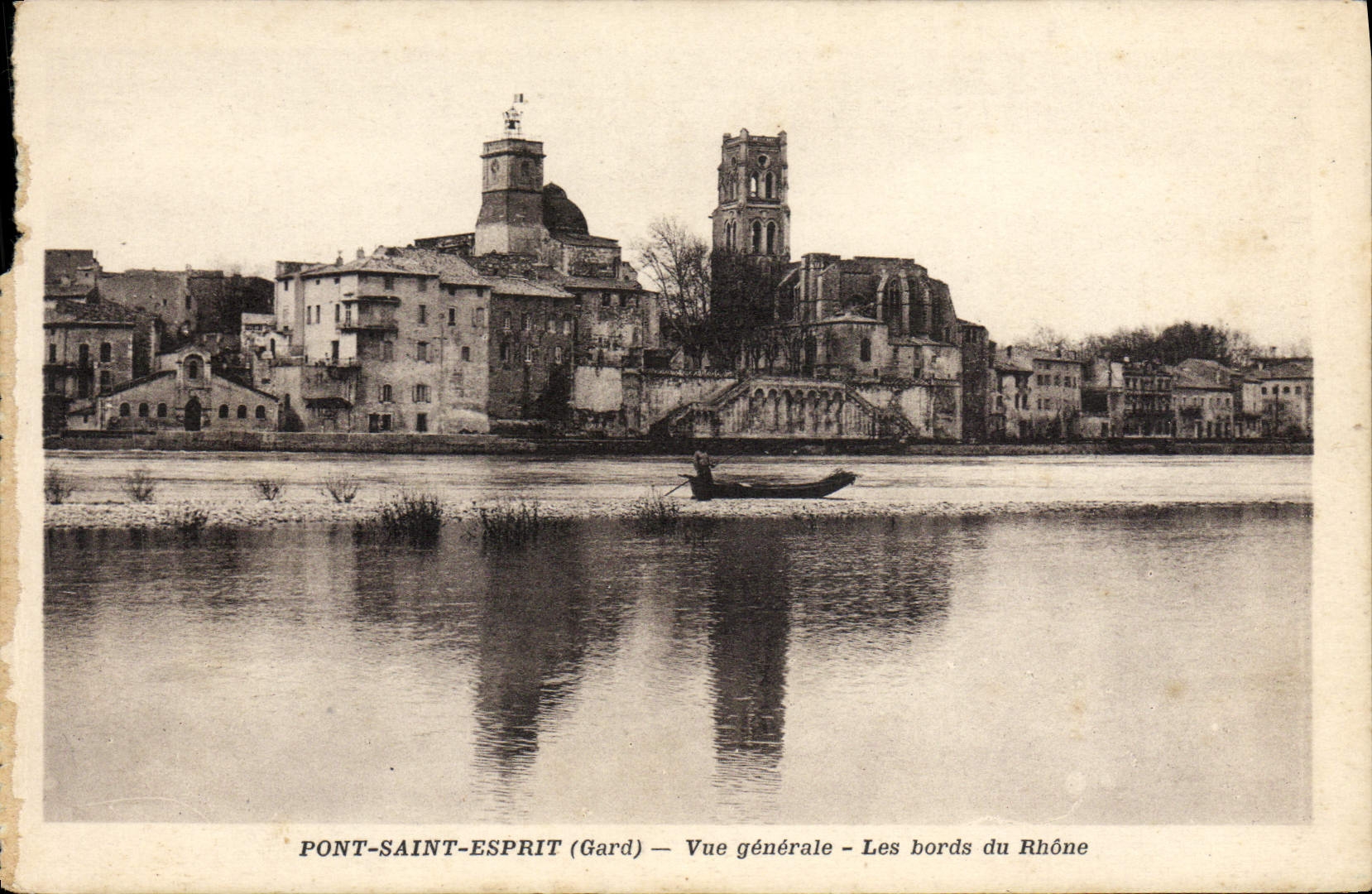 CPA Pont Saint Esprit Vue Generale Les Bords Du Rhone