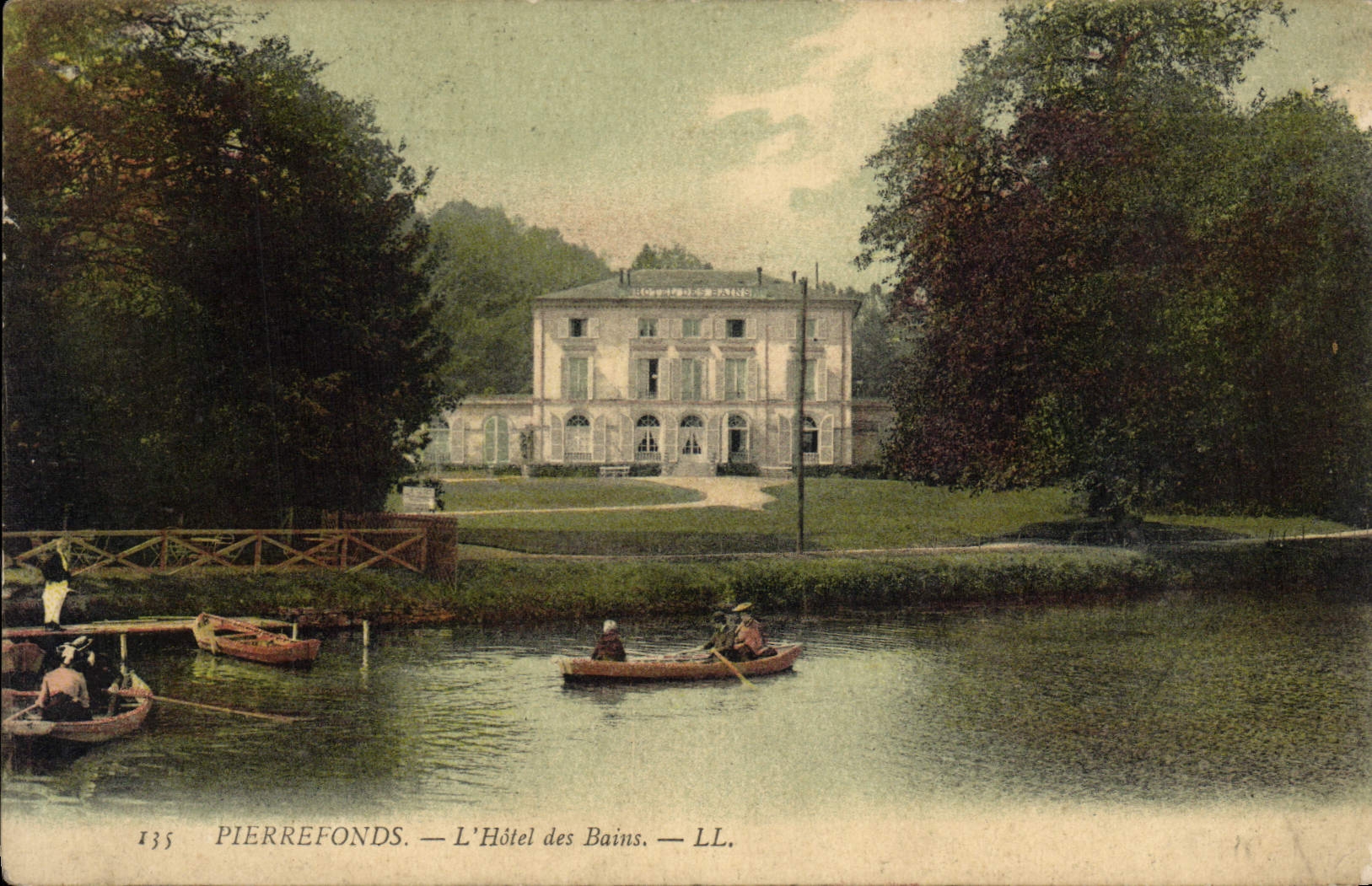 VINTAGE POSTCARD Pierrefonds the Hotel Of the Baths Boats Boats