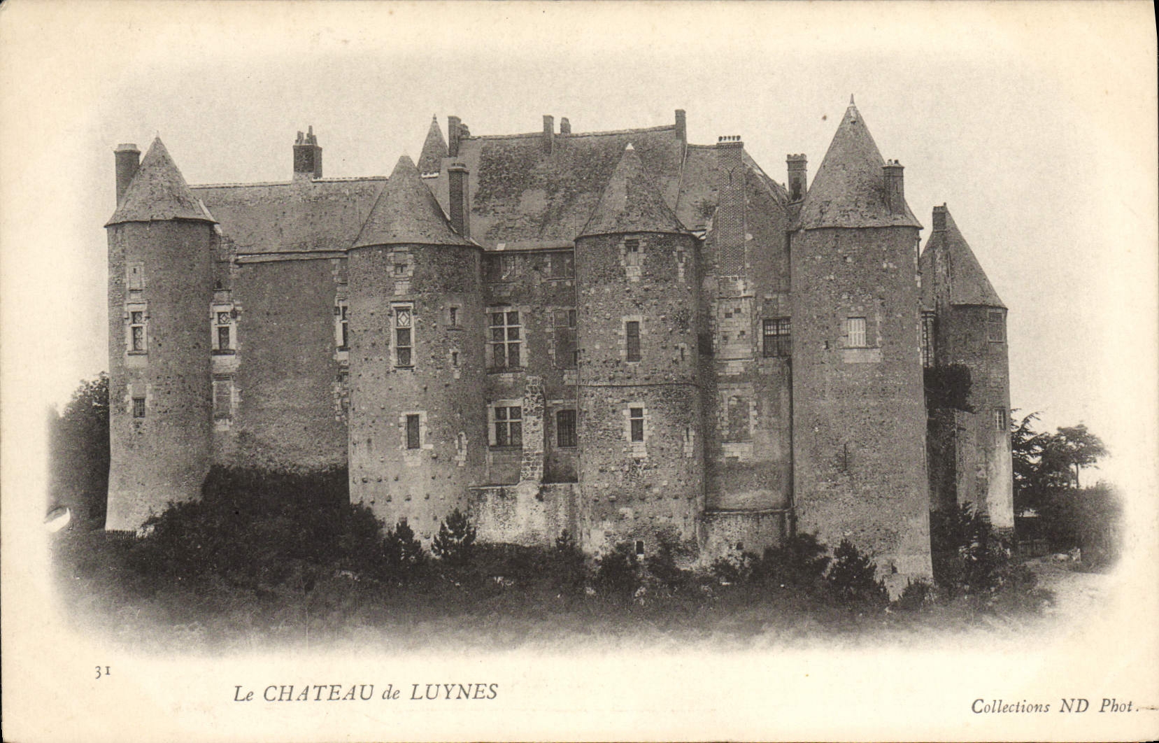 VINTAGE POSTCARD the Castle De Luynes
