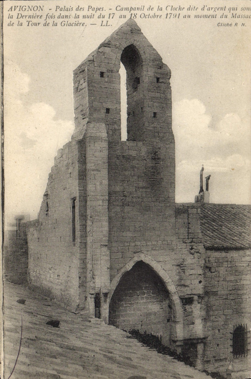 VINTAGE POSTCARD Avignon Palate Of the Campanil Popes of the bell known as of money