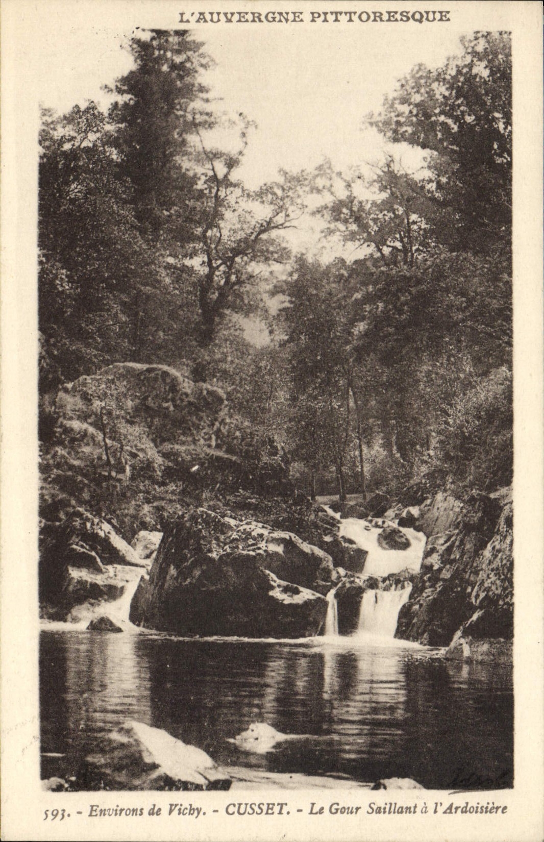 CPA Environs de Vichy Cusset Le Gour Saillant I'Ardoisiere