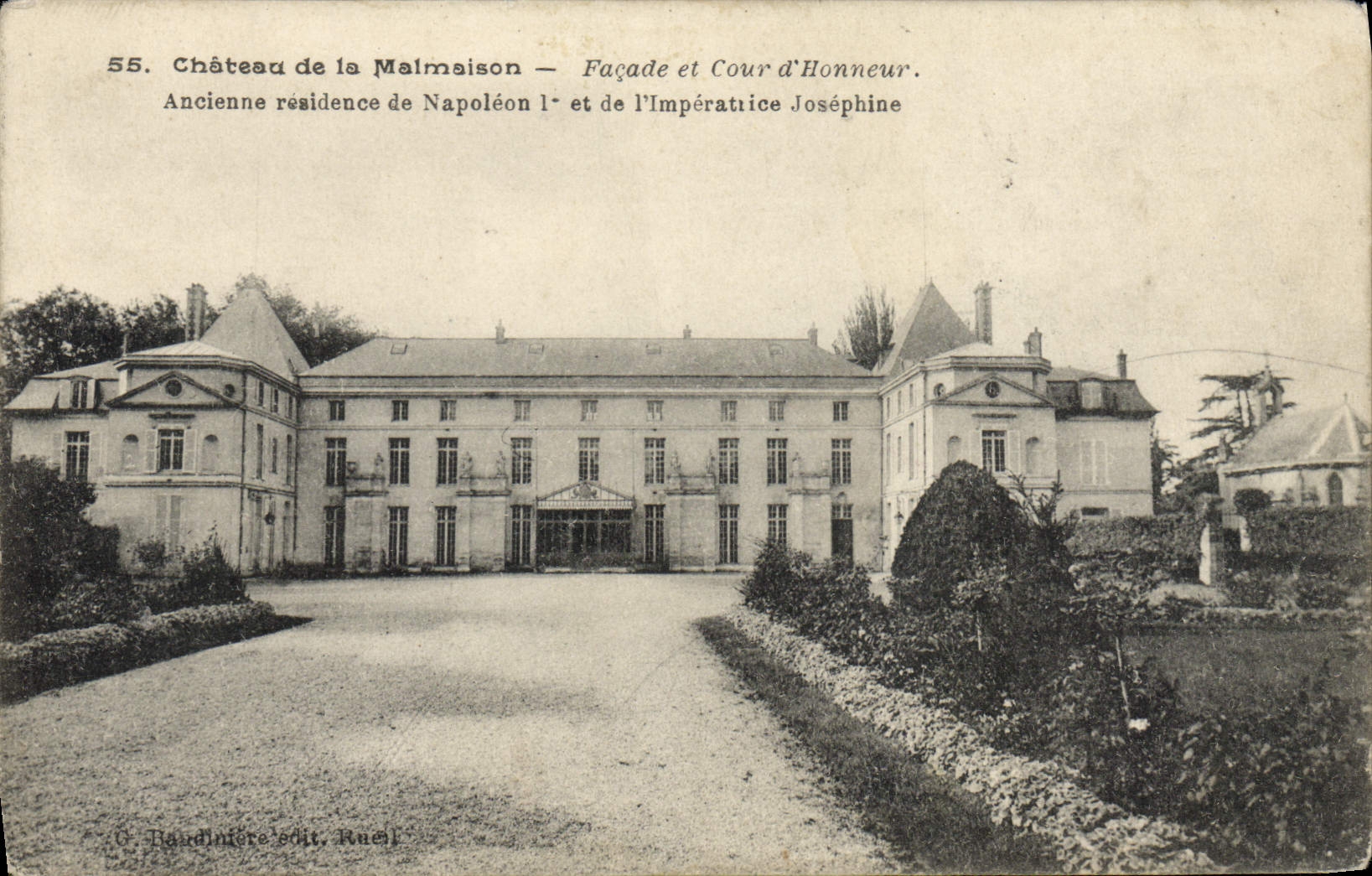CPA Chateau De La Maimoison Facade Et Cour D'Honneur Ancienne residence de Napoleon 1er et de l'imperatrice Josephine