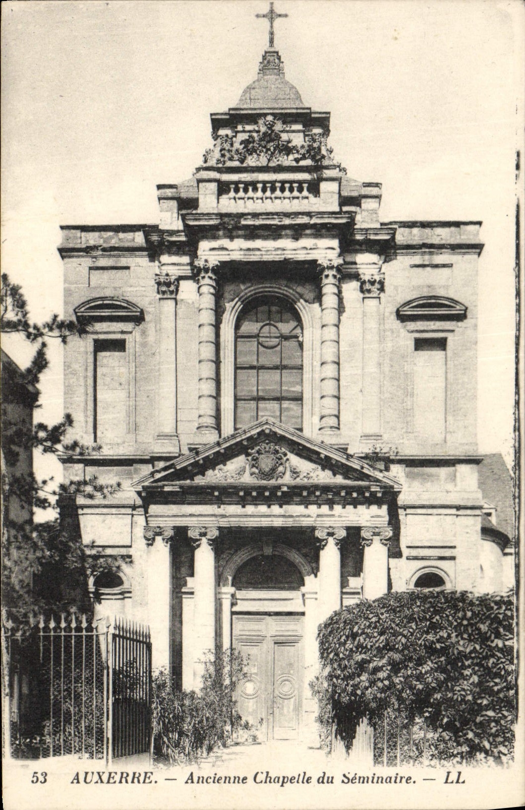 VINTAGE POSTCARD Auxerre Old Vault Of the Seminar