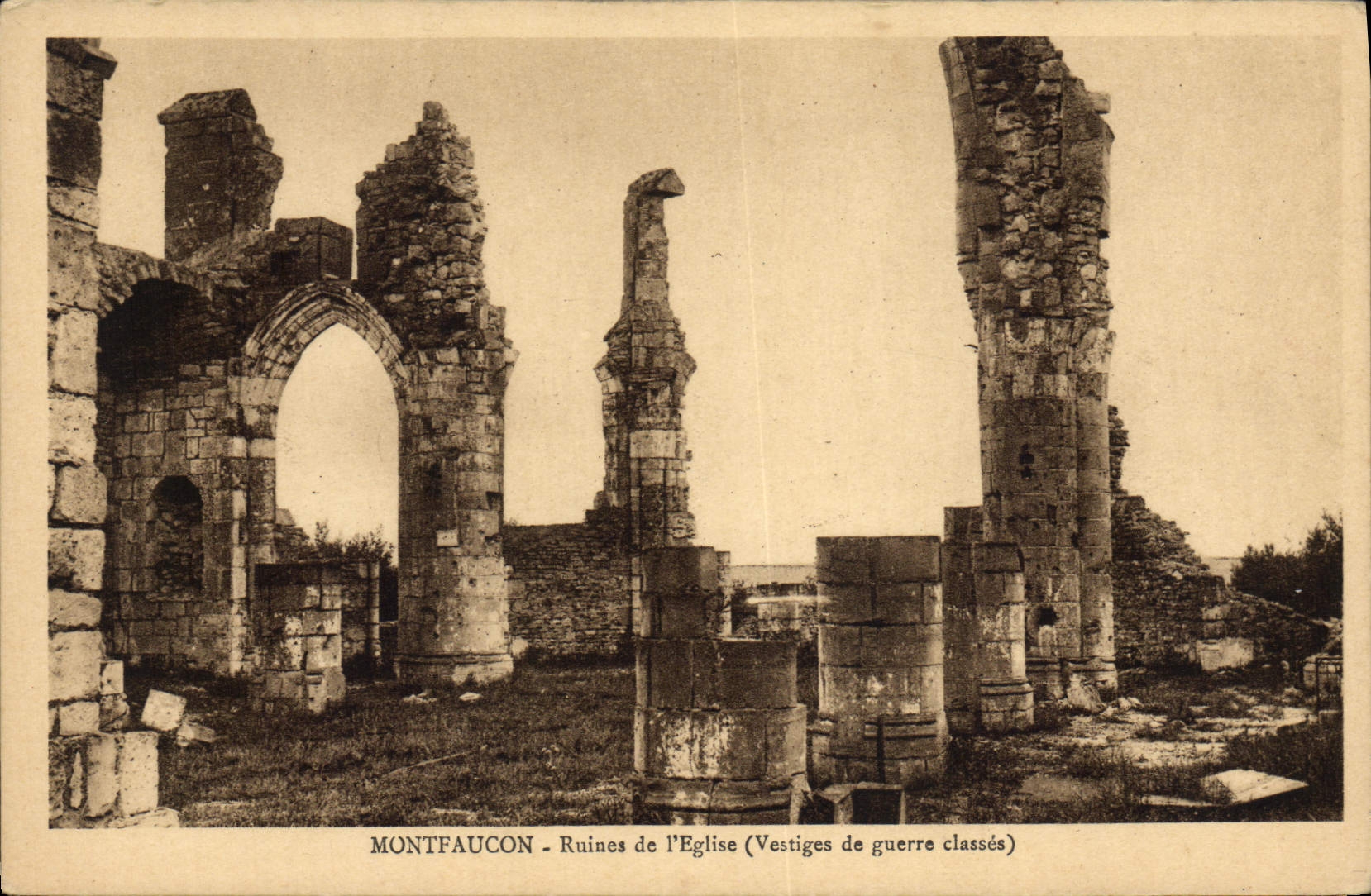 VINTAGE POSTCARD Montfaucon Ruins De I' Eglise