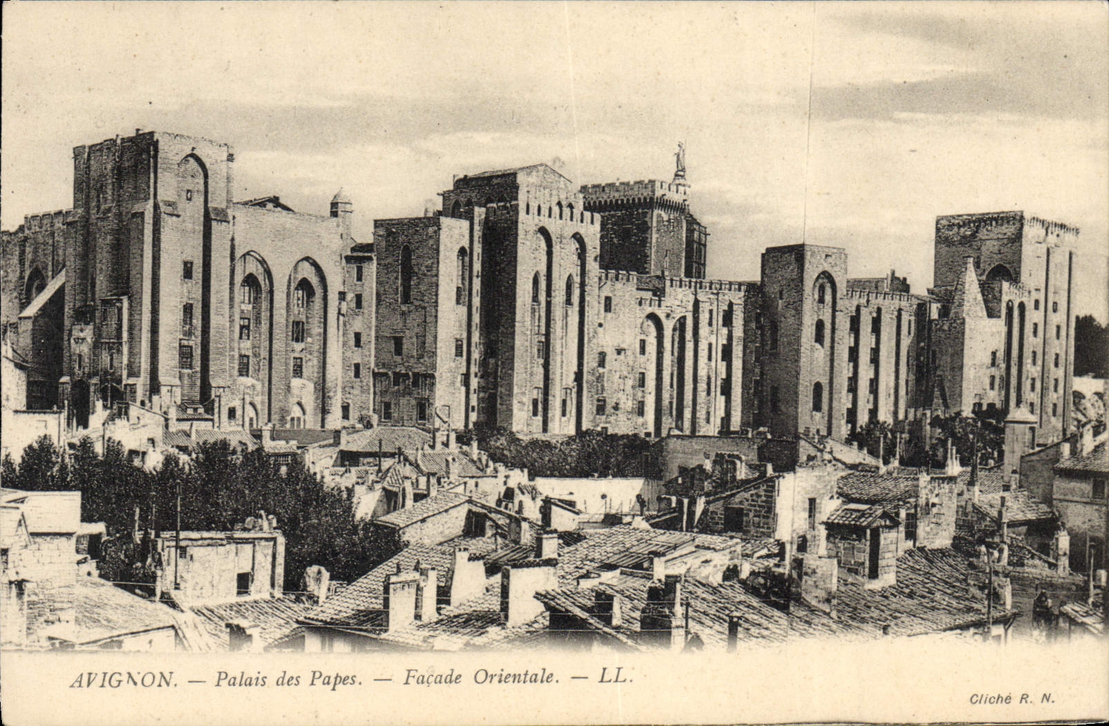 Paladar de Avignon de la POSTAL de la VENDIMIA de los papas Eastern Frontage