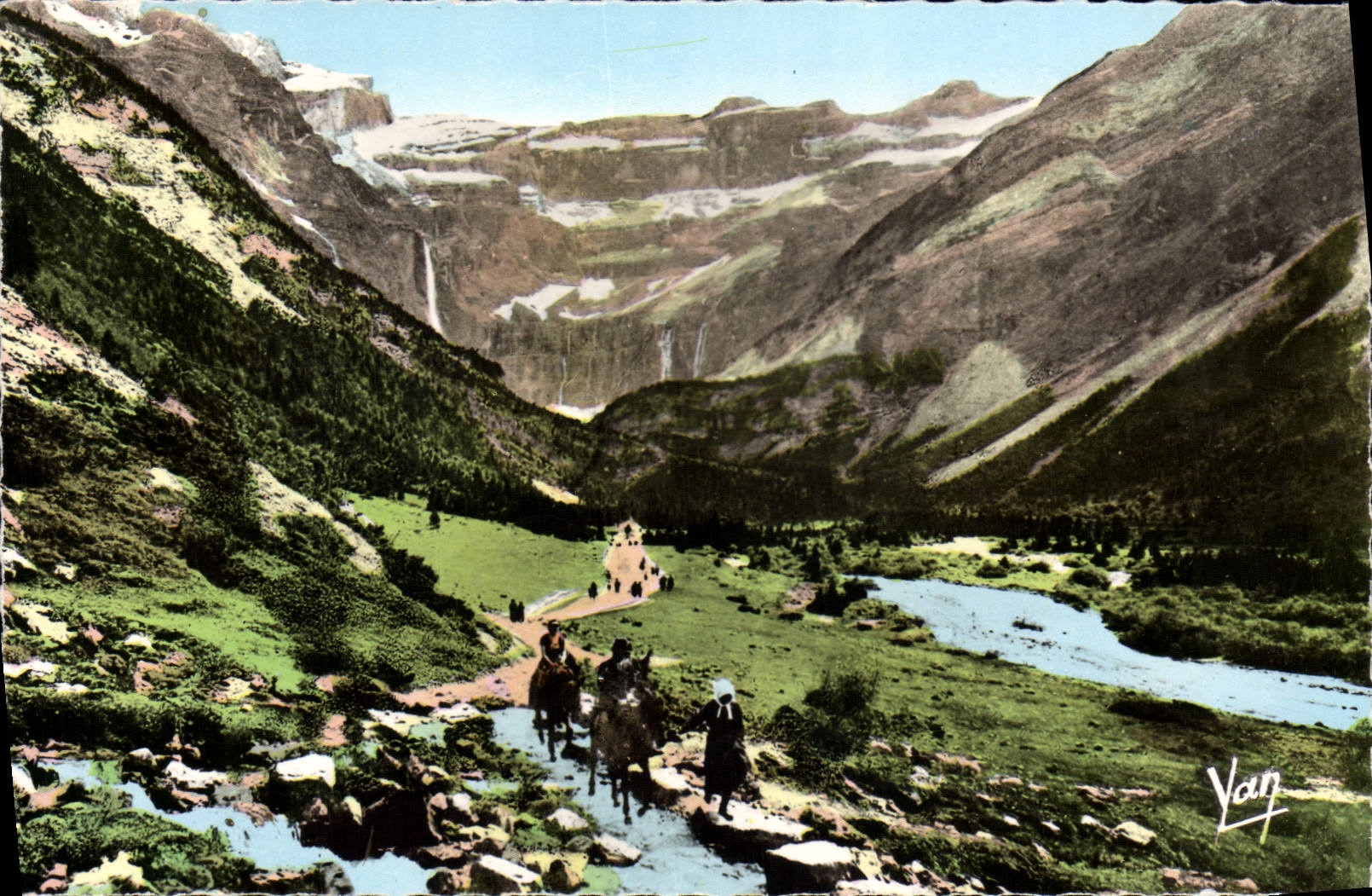 CPM Gavarnie Le Chemin Du Cirque Au Plateau de la Prade