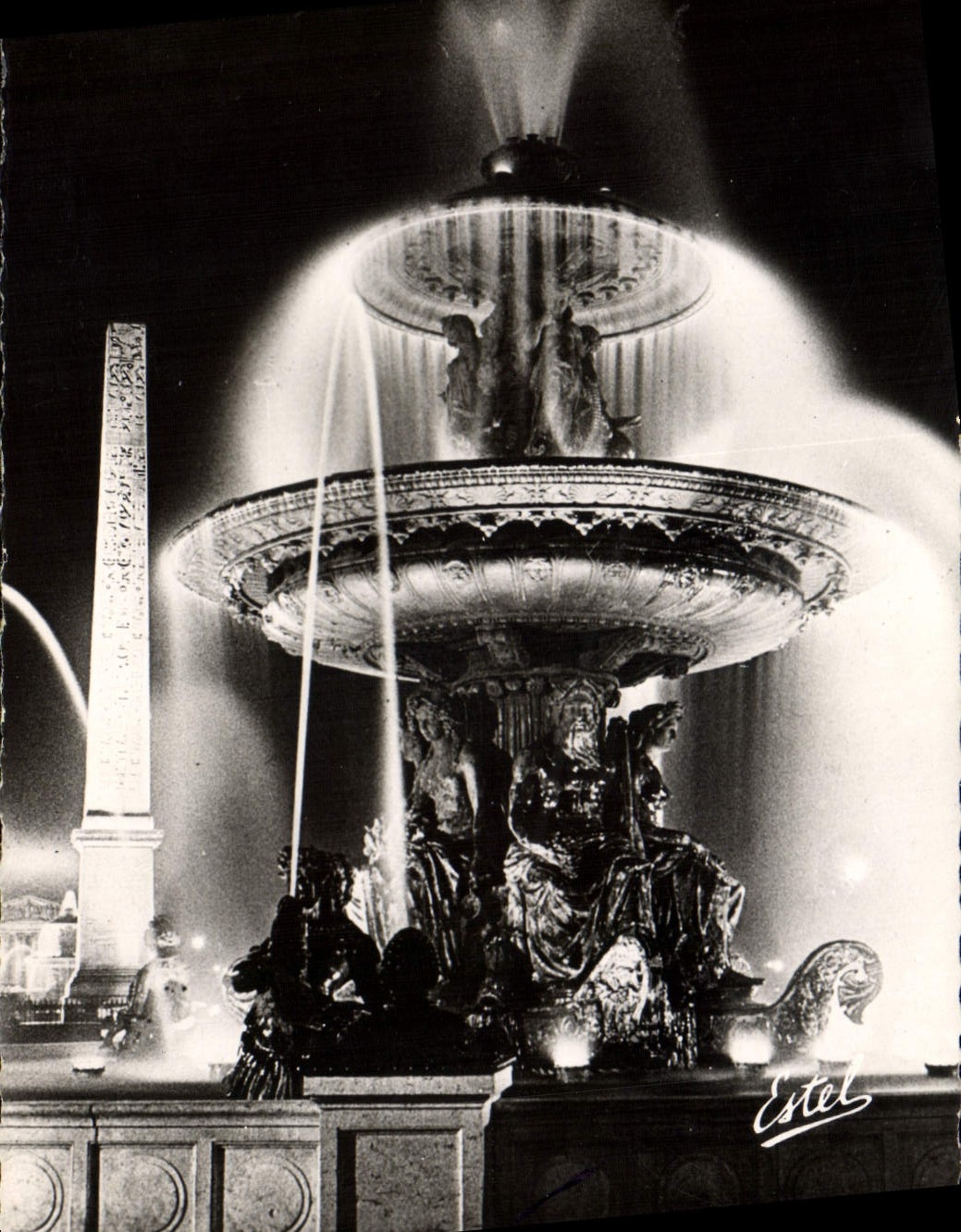 MODERN CARD Paris the Night the Obelisk And the Fountains of the place of the Harmony illuminate
