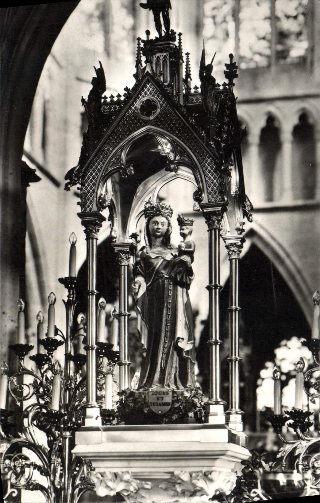 CPm L'Epine Basilique Notre Dame De I'Epine La statue miraculeuse de la Vierge