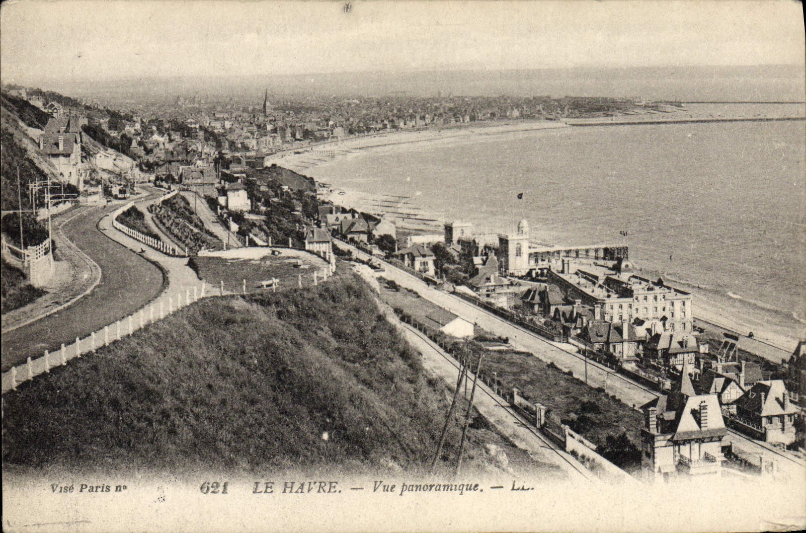 VINTAGE POSTCARD Le Havre Seen Panoramaque