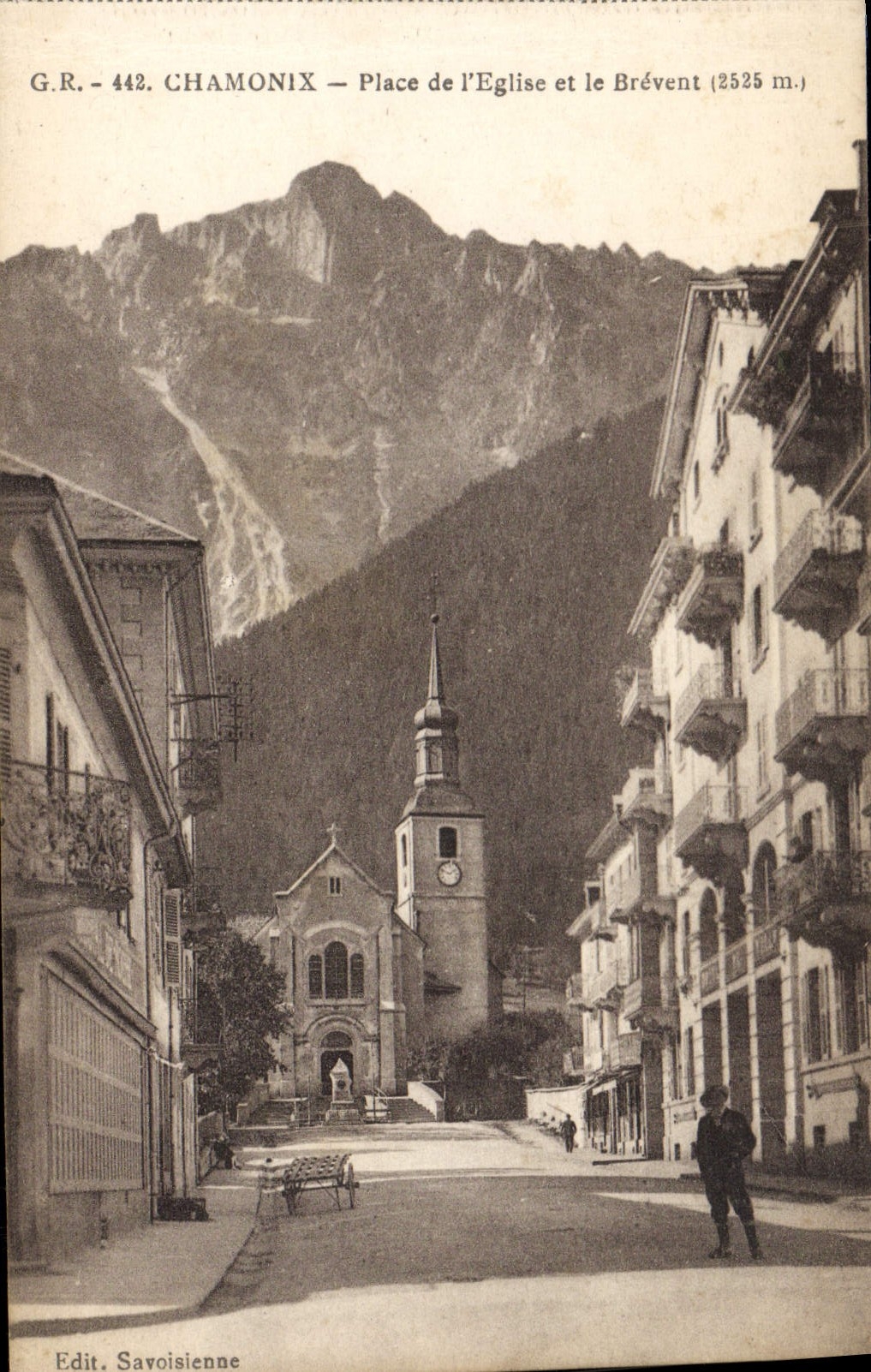 CPA Chamonix Place de L'Eglise et le Brevent 